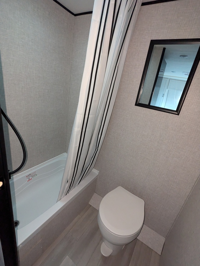 2025 Autumn Ridge 19BH — photo 9