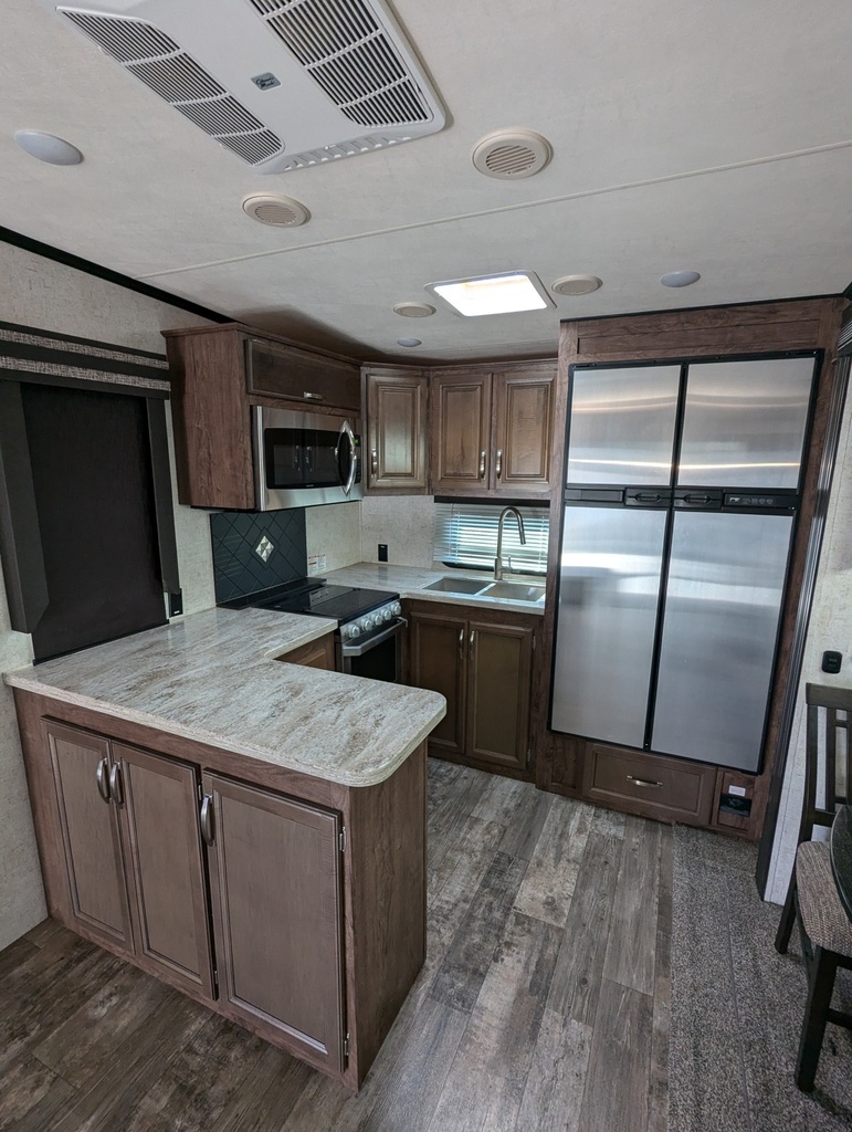 2019 Durango 1500 D256RKT — photo 3