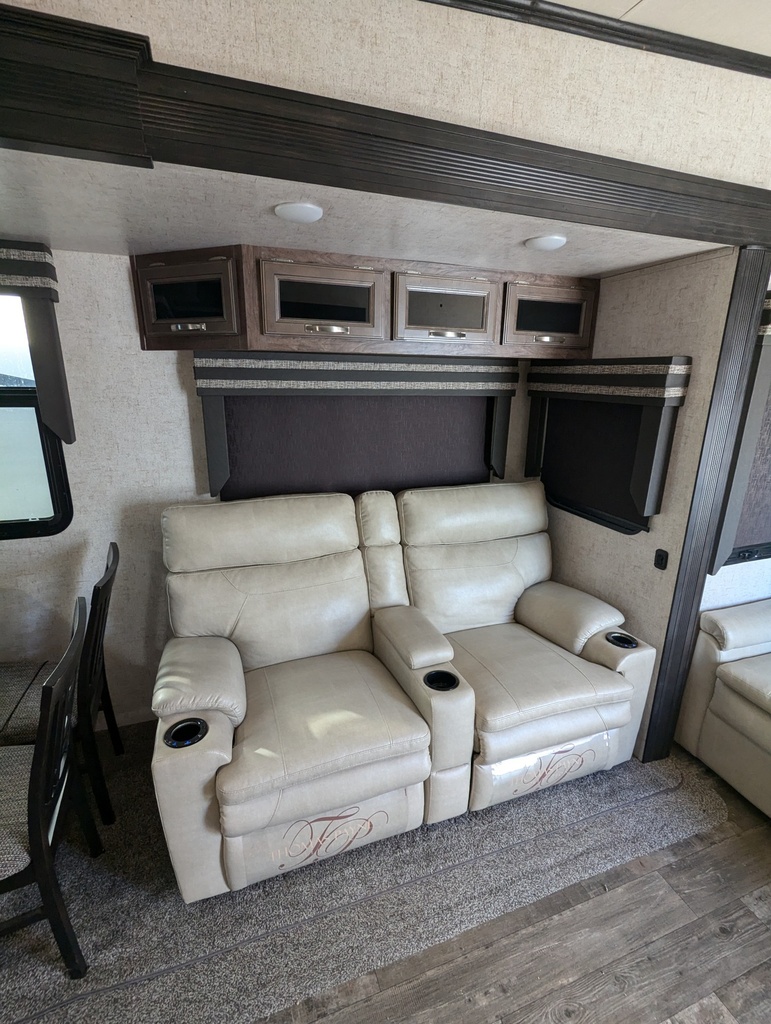 2019 Durango 1500 D256RKT — photo 7