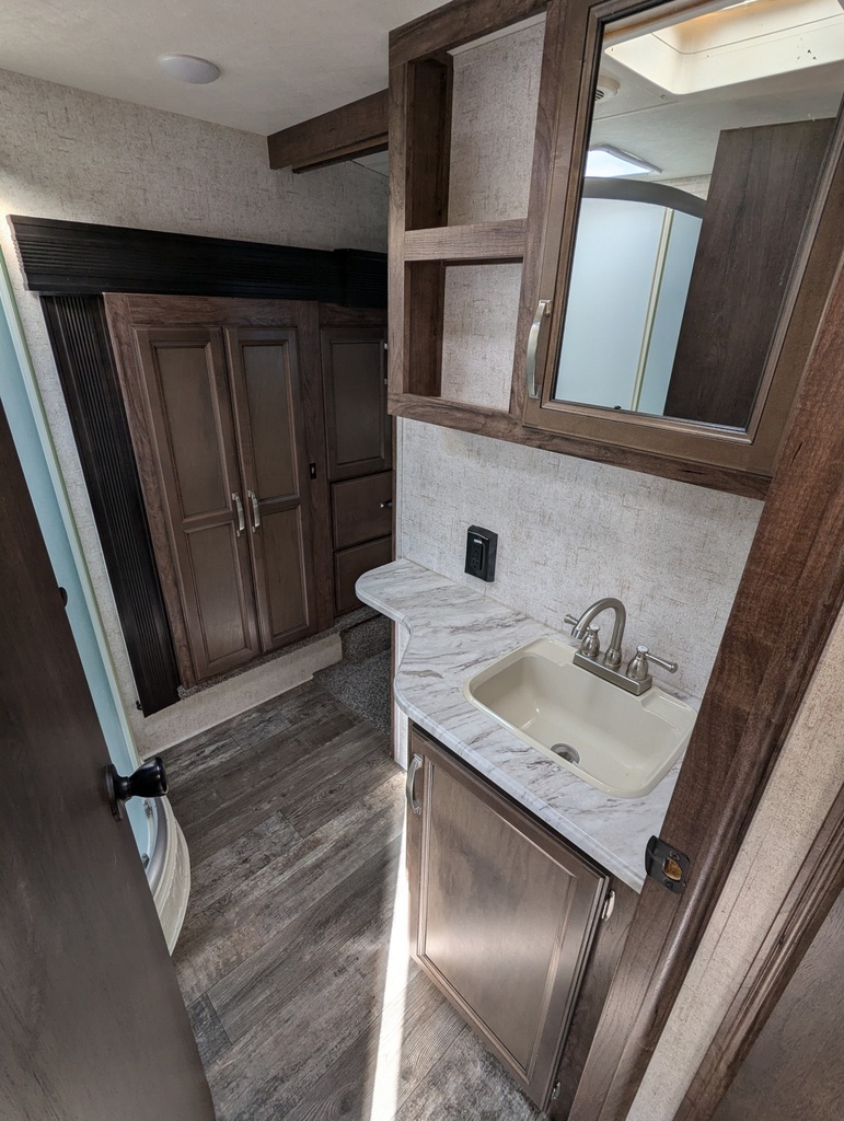 2019 Durango 1500 D256RKT — photo 12