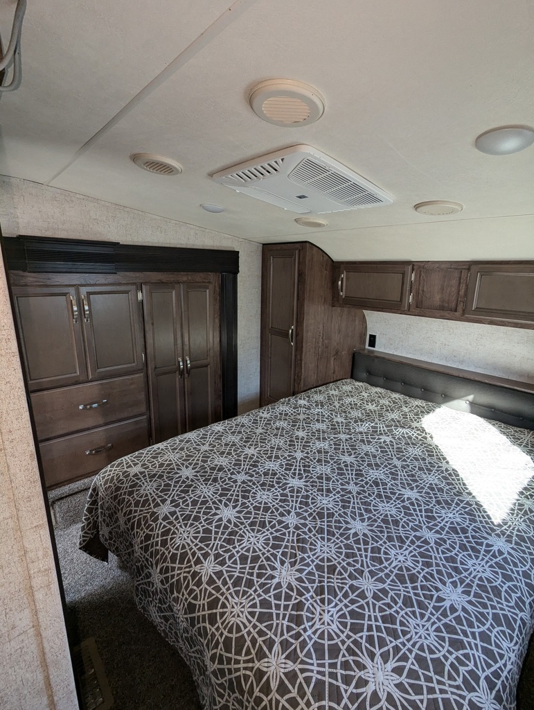 2019 Durango 1500 D256RKT — photo 14