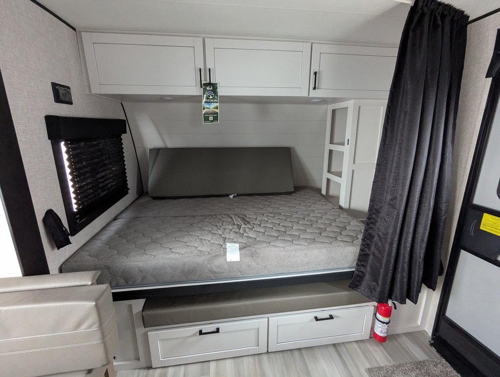 2025 Autumn Ridge 188BHS — photo 3