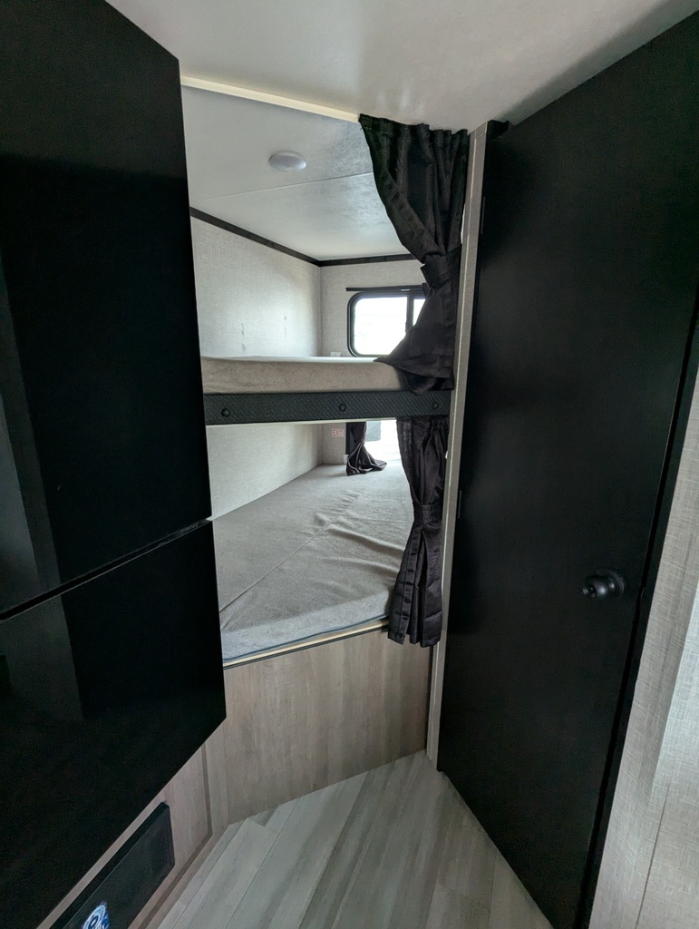 2025 Autumn Ridge 188BHS — photo 4